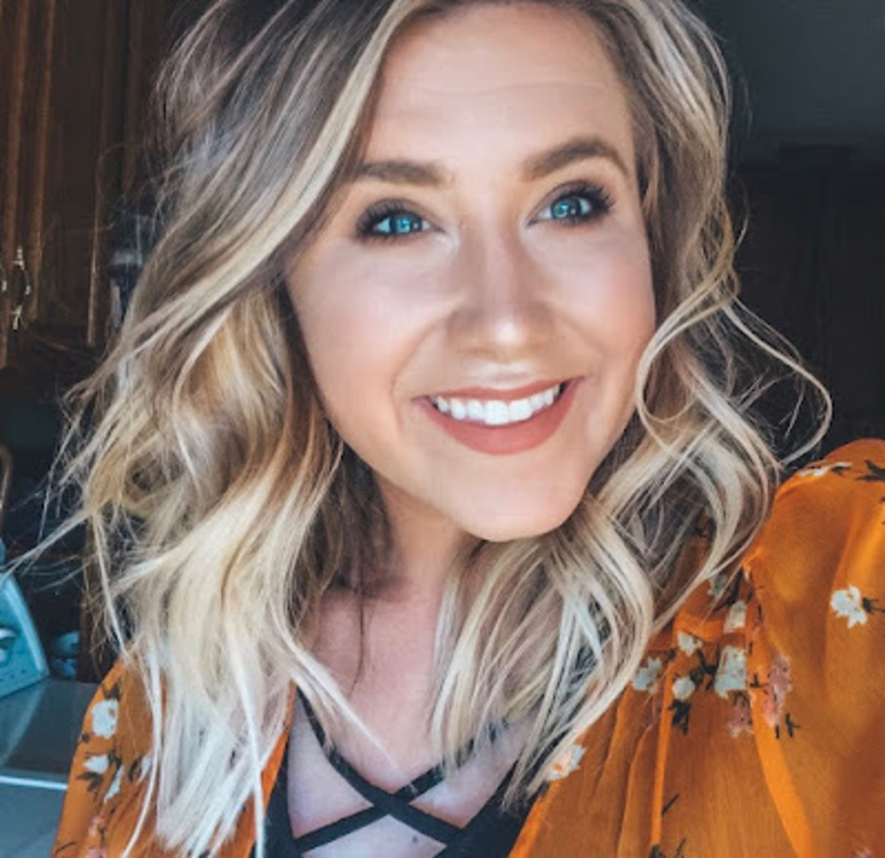 Meet your Posher, Halee